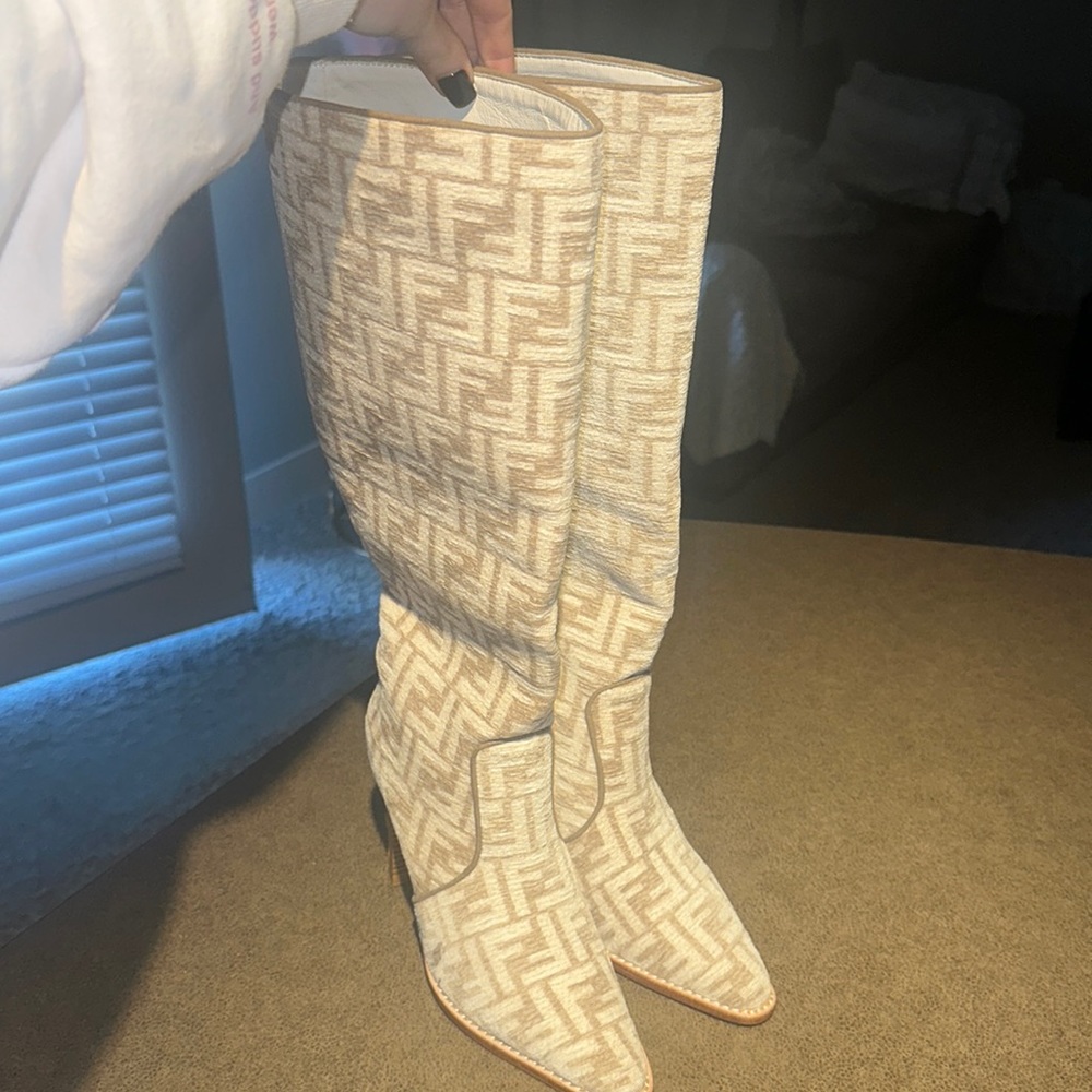 BRAND NEW replica FF boots